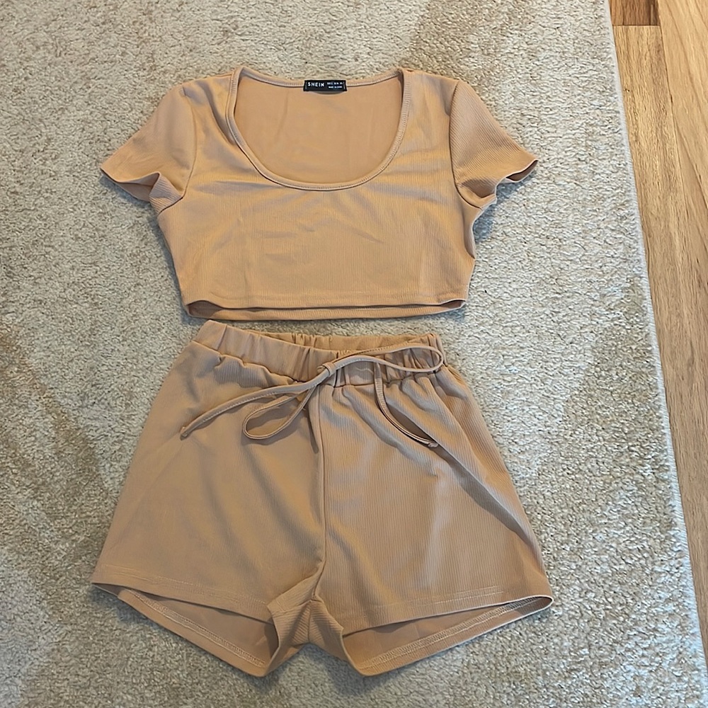 shein crop top and short set